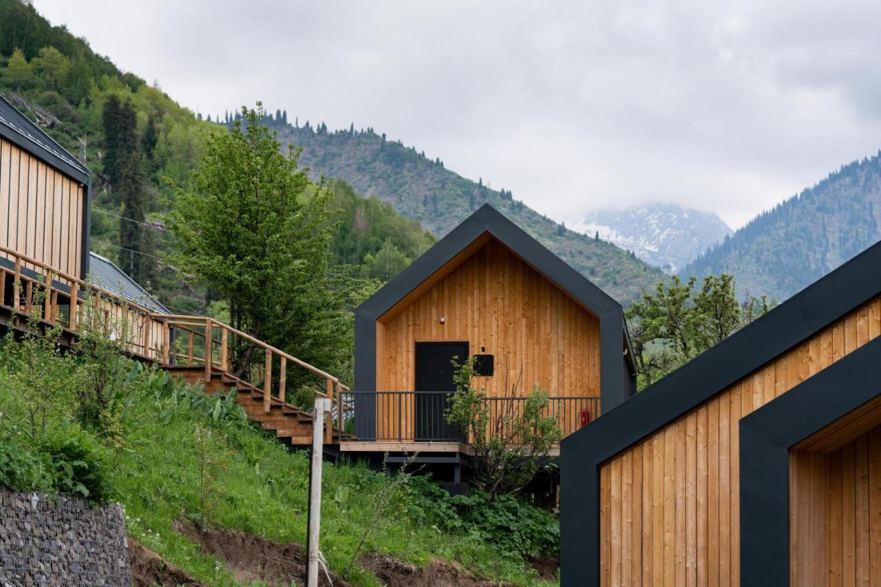 Qazaq Auyl Eco Hotel Almaty Exterior photo