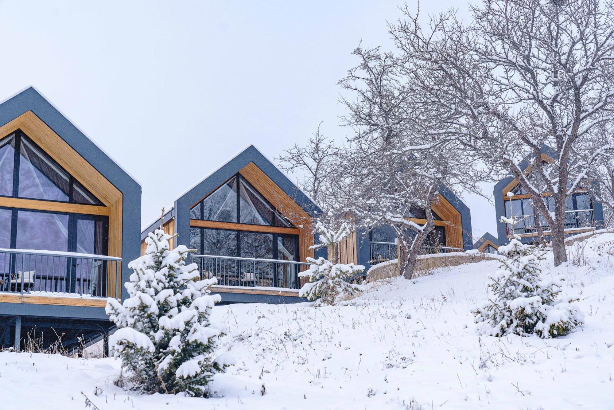 Qazaq Auyl Eco Hotel Almaty Exterior photo