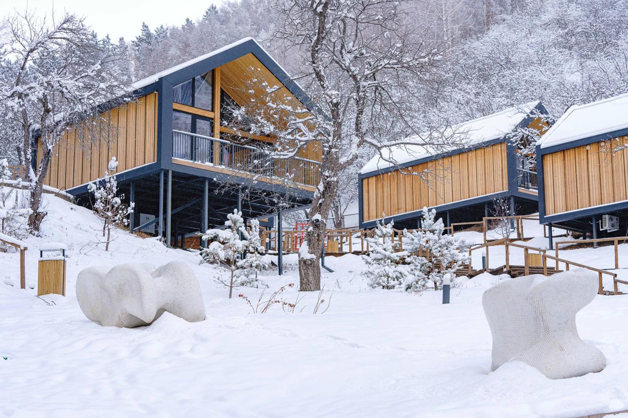 Qazaq Auyl Eco Hotel Almaty Exterior photo